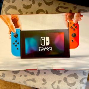 Nintendo switch, like new, barely used.